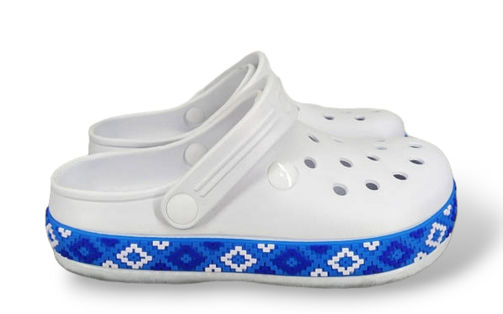 Женские кроксы белые Даго с орнаментом синий 41 размер Одесса - изображение 1