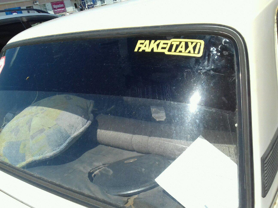 Наклейка на авто FakeTaxi Червона, Чорна, Біла Київ - фото 4