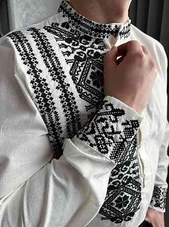 Чоловіча вишиванка з чорним вишитим орнаментом на ґудзиках котон 80%, 20% поліестер 48 Одеса