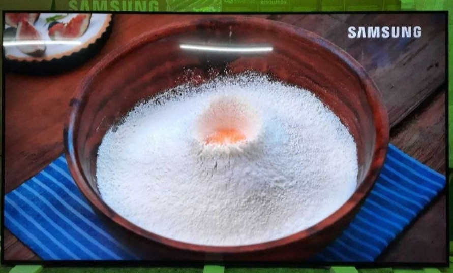 Телевизор Безрамный: 65