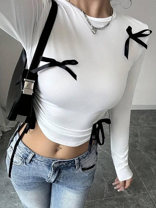 Жіночий елегантний топ із довгими рукавами та вишуканими чорними бантиками віскоза Одеса - фото 6