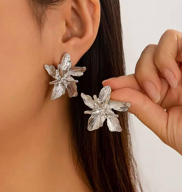 Сережки квітка сріблясті жіночі великі сережки у формі квітки масивні Київ - фото 1