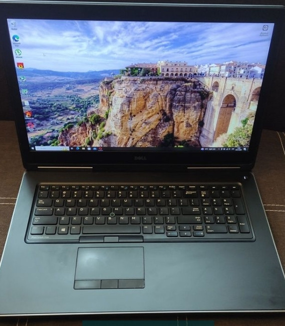 Ноутбук: DELL Precision 7720 ( i7- 6820HD RAM 16 Gb. SSD256Gb. P3000 Київ - фото 3