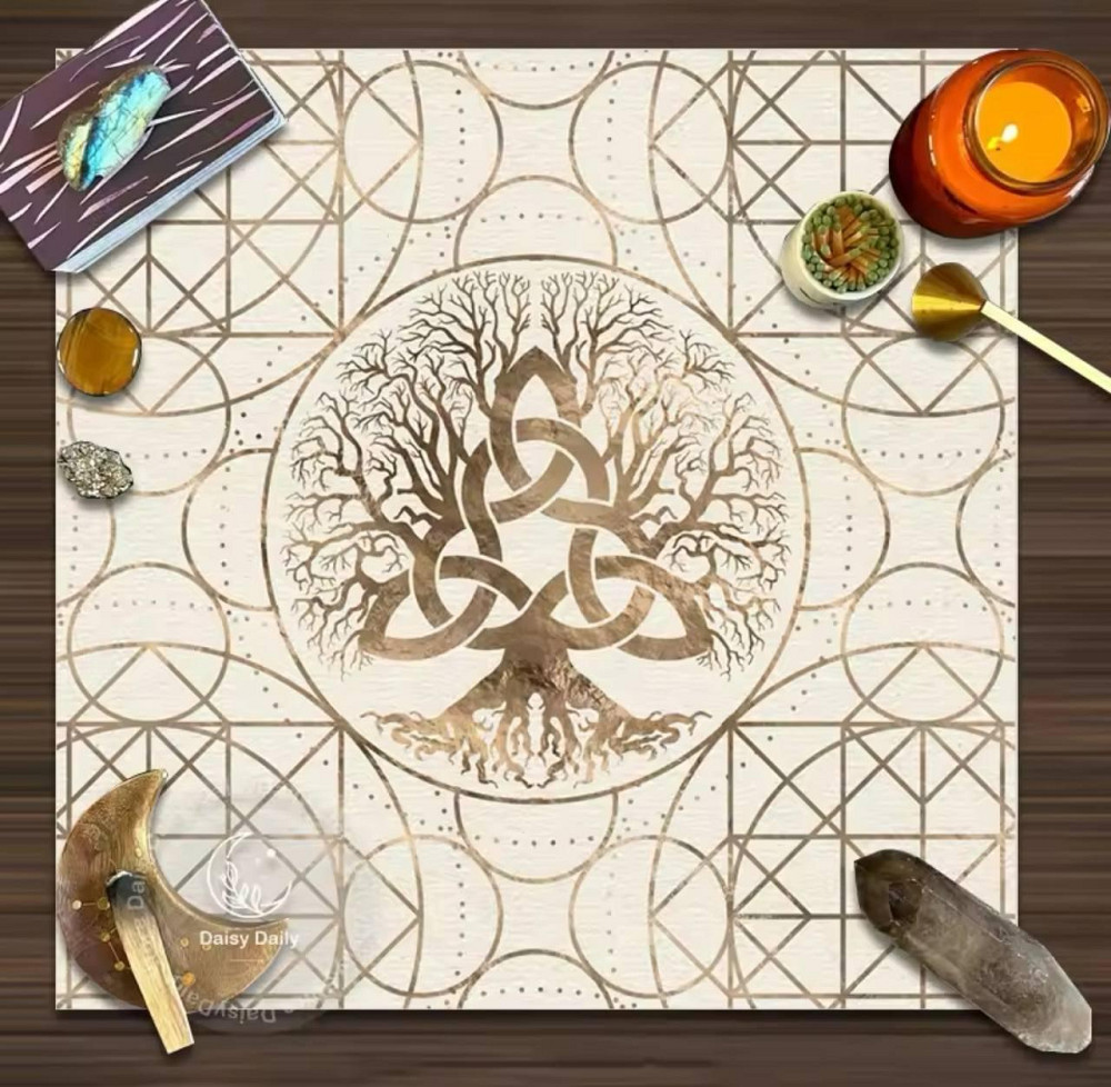 Алтарная скатерть для карт Таро и Рун – Мистическое дерево жизни с кельтским узлом. Скатерть для гад Киев - изображение 1