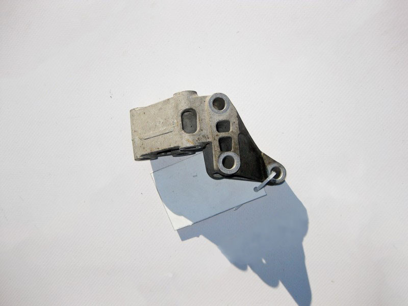 Mercedes-Benz  A2032230040 Кронштейн двигуна та переднього редуктора для бензинових двигунів V6 C-Class W203 4matic Одесса - изображение 1