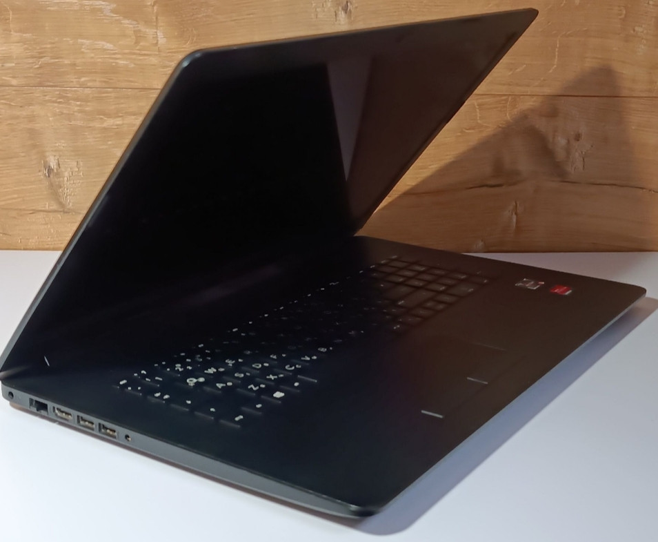 Ноутбук HP 17