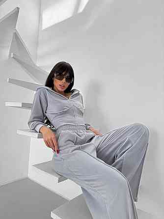 Женский прогулочный костюм двойка: кофта на молнии и брюки из велюра Серый, 46/48 Одесса