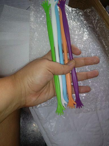 Мішалки для напоїв пластикові коктейльні мішалки для кави та коктейлів у формі руки 5 штук різнобарвний Київ - фото 10