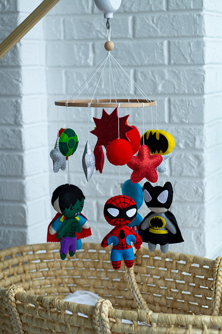 Дитячий мобіль на ліжечко для немовлят WooolyWool «Супер-герої» Київ - фото 4