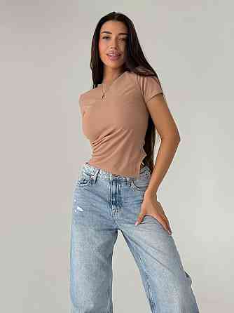 Женская базовая футболка с акцентным низом в виде треугольника креп-дайвинг Одесса