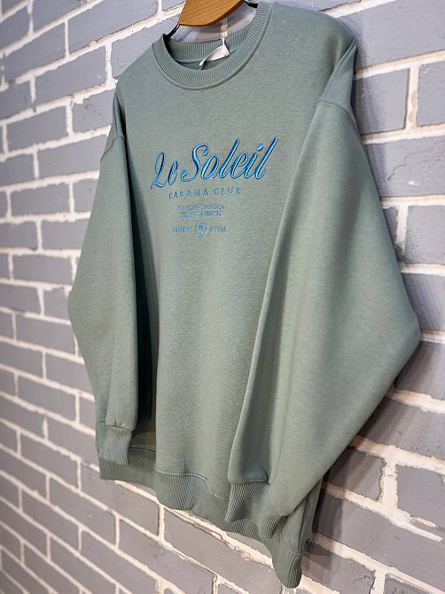 Світшот жіночий Pepper&mint 24-03 оверсайз подовжений напис вишивка попереду утеплений оливковий, оливковий, M Київ - фото 8