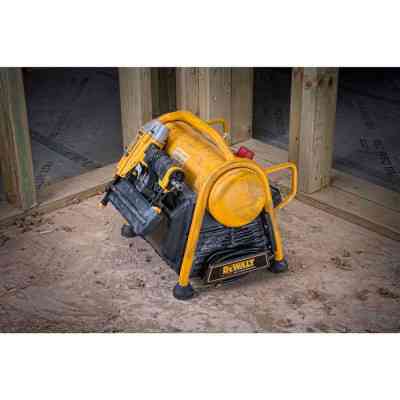 Компресор DeWALT DPC6MRC 170 л/хв, 1.1 кВт (DPC6MRC) Вінниця