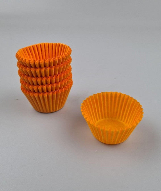 Тартолітка для кексів 3Б кругла жовтогаряча D30 H24 (100 шт.) (1 уп.) Харків - фото 1