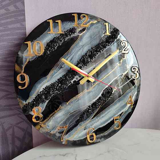 Настіний годинник з епоксидної смоли ручної роботи Дніпро