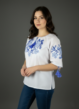 Женская свежая вышитая рубашка из домотканого полотна с голубыми розами Киев