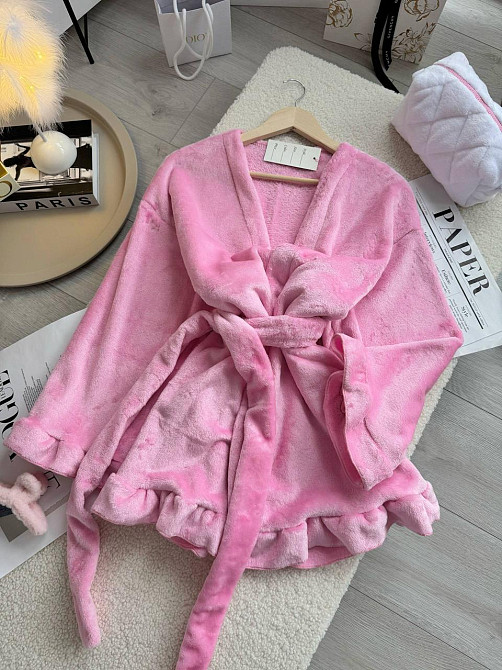 Жіночий теплий короткий халат на запах з рюшами Одеса - фото 1