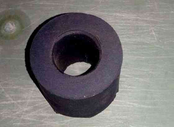 Сайлентблок 40*37*20 (D*L*d) (в отбойник маятниковой вилки скутер 4 Т китай 50) Мукачево