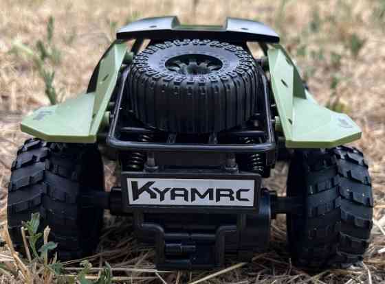 Машинка на пульту на радіокеруванні 1:18  2акумулятора в комплекті. Харків