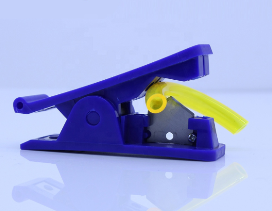 Універсальний нож для шлангів і трубок 1-14 мм Київ