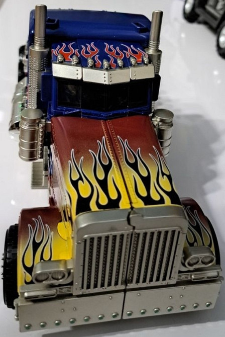 Трансформер Optimus Prime  Высота трансформера 30 см Киев - изображение 4