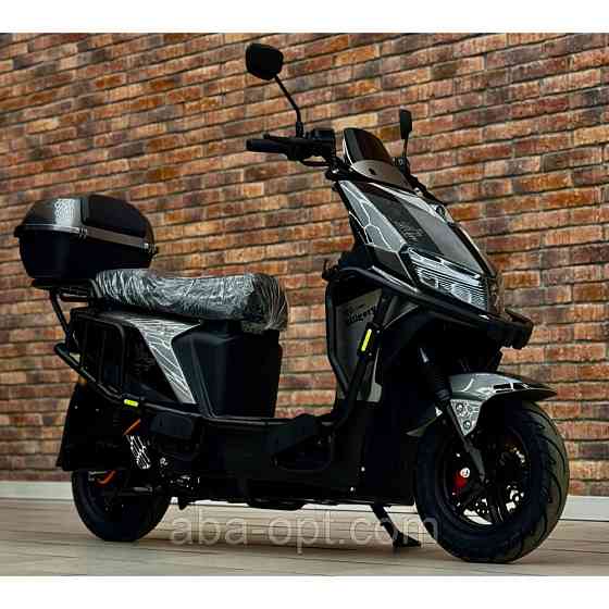 Электроскутер CORSO Bullet 2500W-72Вт-40Ah LteFo4 шины 90-90/10