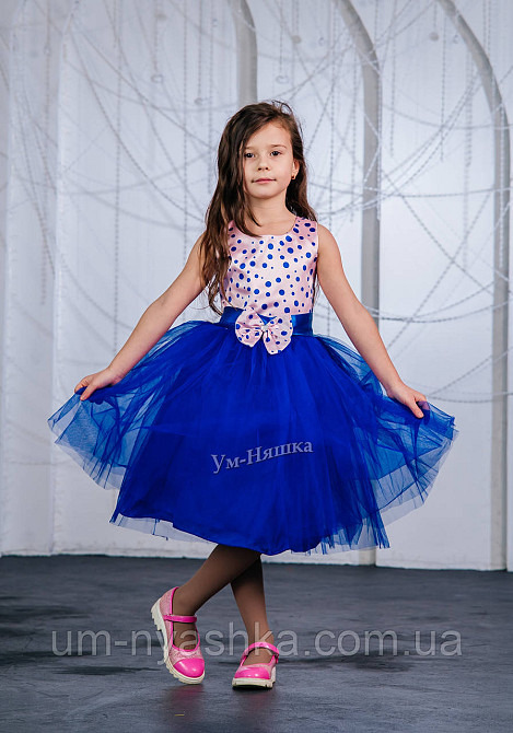 Пышное нарядное платье в горох в ретро стиле 