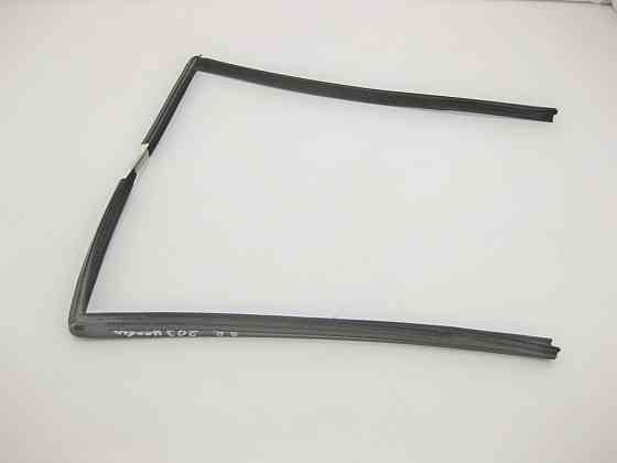 Mercedes-Benz  A2037350525 Ущільнювач опускного скла задніх правих дверей C-Class S203 універсал Одеса