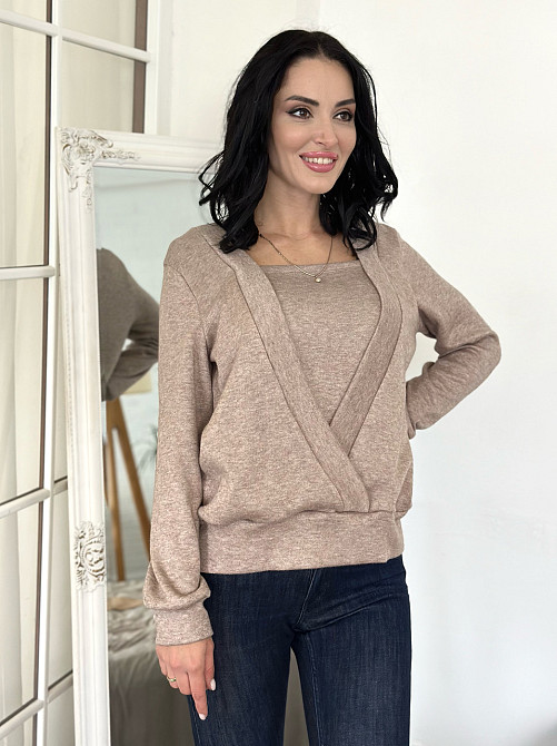 Демисезонная женская кофточка 