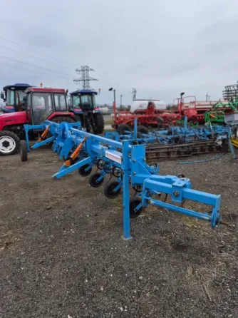 Культиватор для прополки Kum-5.6 с параллелограммным сечением Днепр