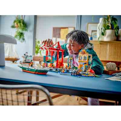 Конструктор LEGO City Морская гавань с грузовым судном (60422) Винница