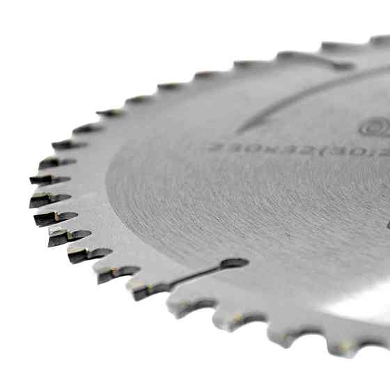 Диск пиляльний по дереву з твердосплавними напайками Ø230×32 (30; 25.4)×60Т, 6000об/хв GRAD (1958575) Рівне