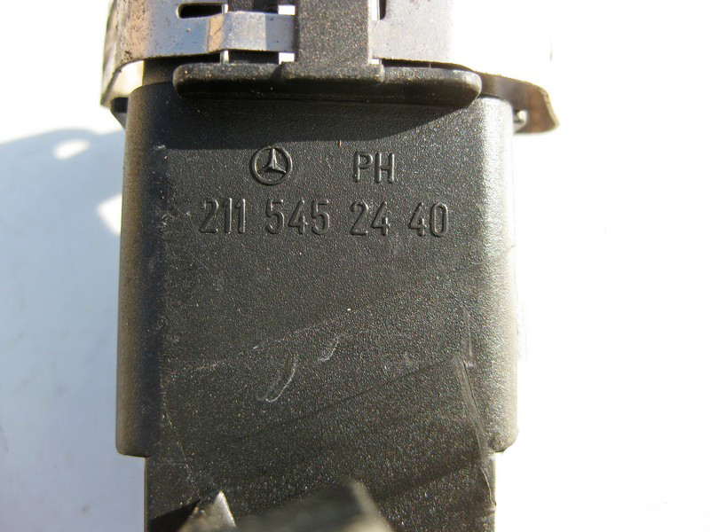 Mercedes-Benz  A2115452440 Утримувач електропроводів на передньому лівому поворотному кулаку CLS C219 E-Class W211 Одесса - изображение 3