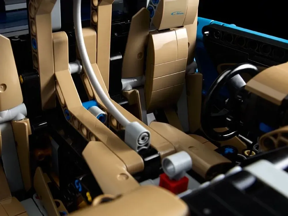 Конструктор Technic Bugatti Chiron (42083), 3599 деталей совместимый с lego лего бугатти Запорожье - изображение 4