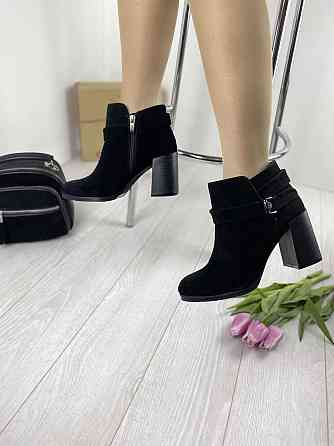 Injers Стильні замшеві черевики жіночі демісезонні весна-осінь чорні на підборах р. 36-39 1208 Коломия