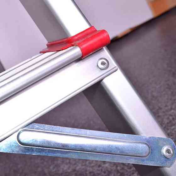 Драбина алюмінієва, 6 сходинок, висота: 1785 мм, висота до платформи: 1280 мм, 150 кг INTERTOOL LT-1006 Київ