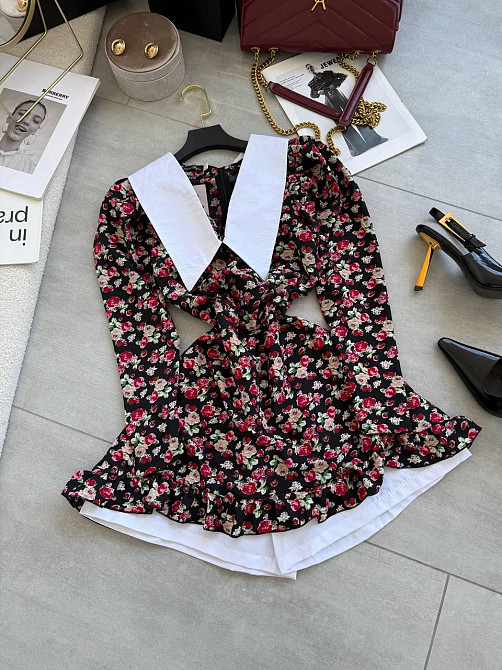 Жіноча романтична мінісукня-комбінезон у квітковий принт із білим коміром софт+котон Чорний, 42/44 Одеса - фото 4