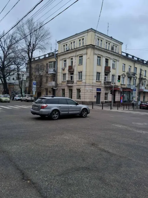 Пересічення Січових стрільців і Старокозацької. Червона лінія з окремим входом, великі вікна по периметру. Гарний автомобільний і пішохідний трафік. В Дніпро - фото 2