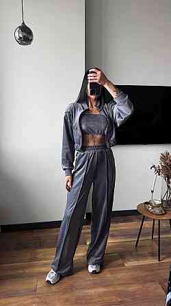 Женский плюшевый костюм тройка: кофта топ и штаны велюр Графит, 42/44 Одесса