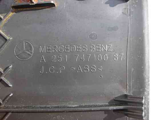 Mercedes-Benz  A2517470087 9051 Внутрішня нижня накладка торця кришки багажника чорна R-Class W251 Одесса