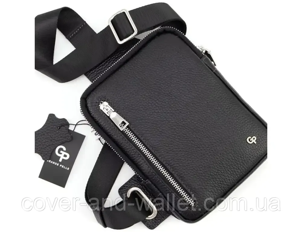Стильная кожаная сумка-слинг маленького размера черного цвета Grande Pelle 739710 Киев - изображение 6