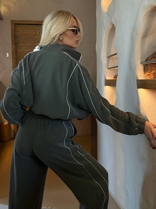 Жіночий стильний костюм двійка: кофта і штани у спортивному стилі купра з оксамитовим напиленням Одеса - фото 2