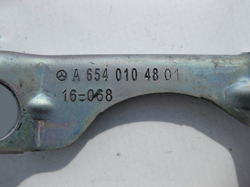 Mercedes-Benz  A6540104801 Кронштейн декоративної кришки двигуна OM654 R4 2.0 Diesel OM656 R6 3.0 Одесса - изображение 3