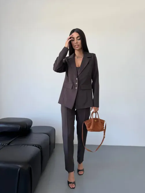 Стильний брючний костюм трійка із піджаком Одеса - фото 12