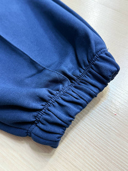 Костюм женский CAPPITONE 101212 оверсайз футболка и джогеры с нашивками темно синий, темно-синий, L Киев - изображение 18