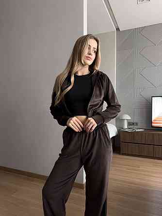 Женский стильный костюм двойка в стиле спорт шик со стразами на ягодицах велюр Шоколадный, 42/44 Одесса