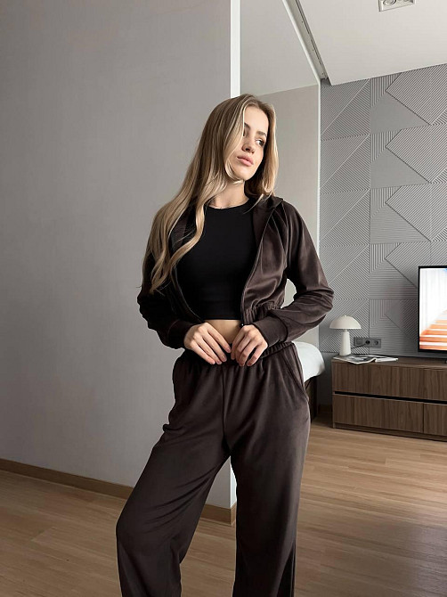 Женский стильный костюм двойка в стиле спорт шик со стразами на ягодицах велюр Шоколадный, 42/44 Одесса - изображение 3