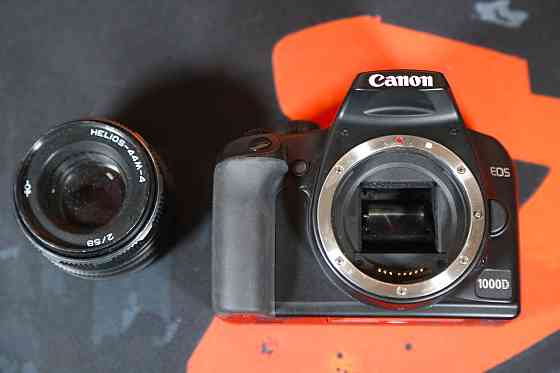 Зеркальный фотоаппарат Canon EOS 1000D + 18-55мм. Комплект. Б\У Киев