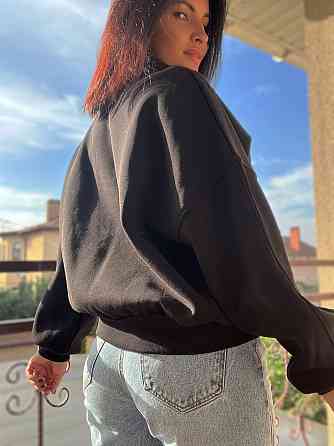 Свитшот женский OLIVIA 2479 широкий оверсайз утепленный вышивка рисунок one size, черный, one size Одесса