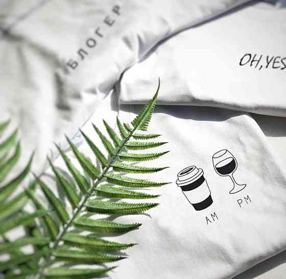 Біла жіноча футболка з малюнком Чернівці