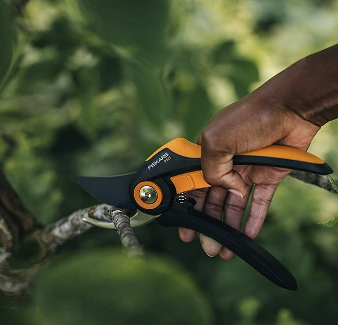 Площинний Секатор Fiskars Plus "P521" (1057167) Високовуглецева сталь Нововолинськ - фото 4